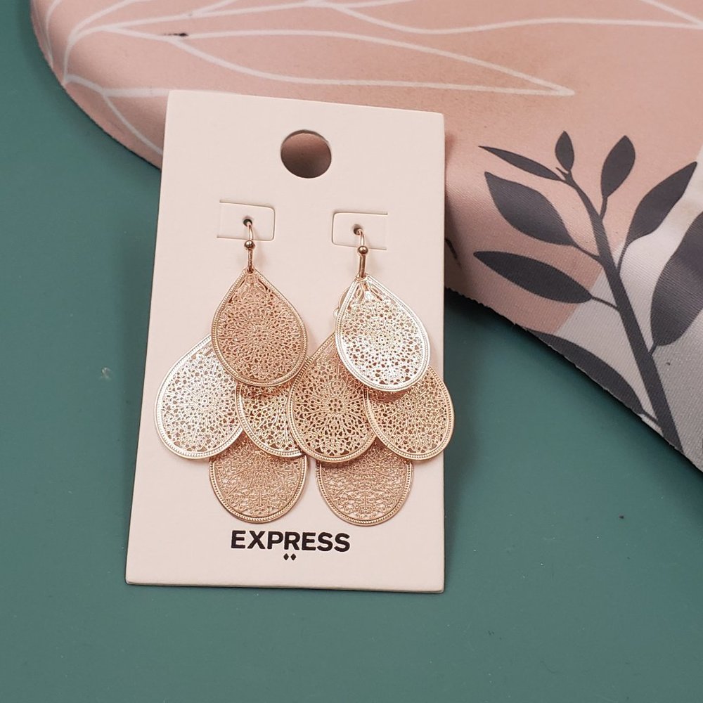 Express, NWT, Gold tone multi teardrop filigree dangle fashion earrings